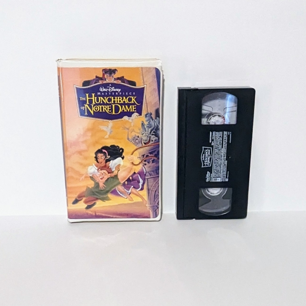Disney’s The Hunchback of Notre Dame (VHS, Clamshell)